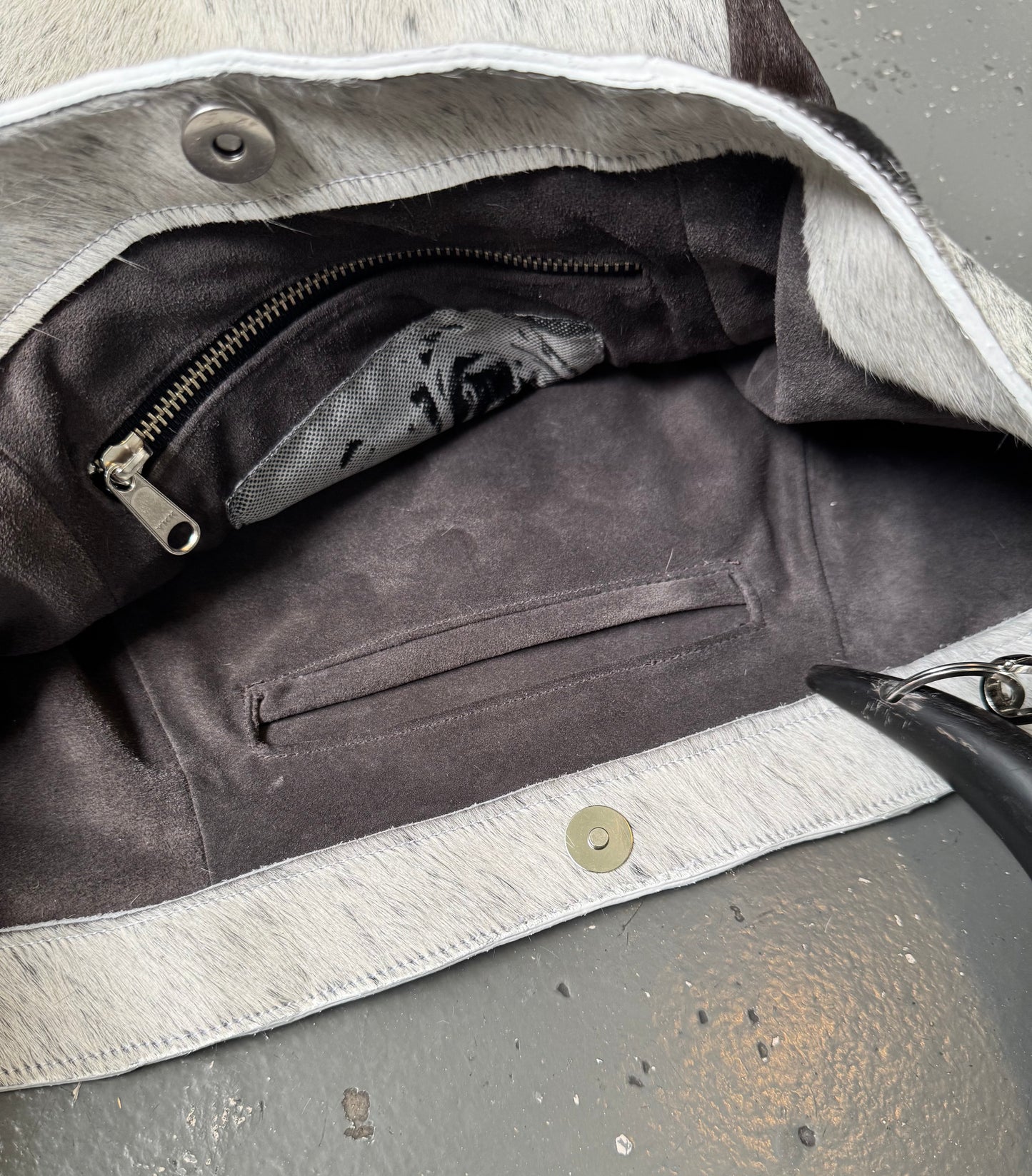 “HORN” bag (1)